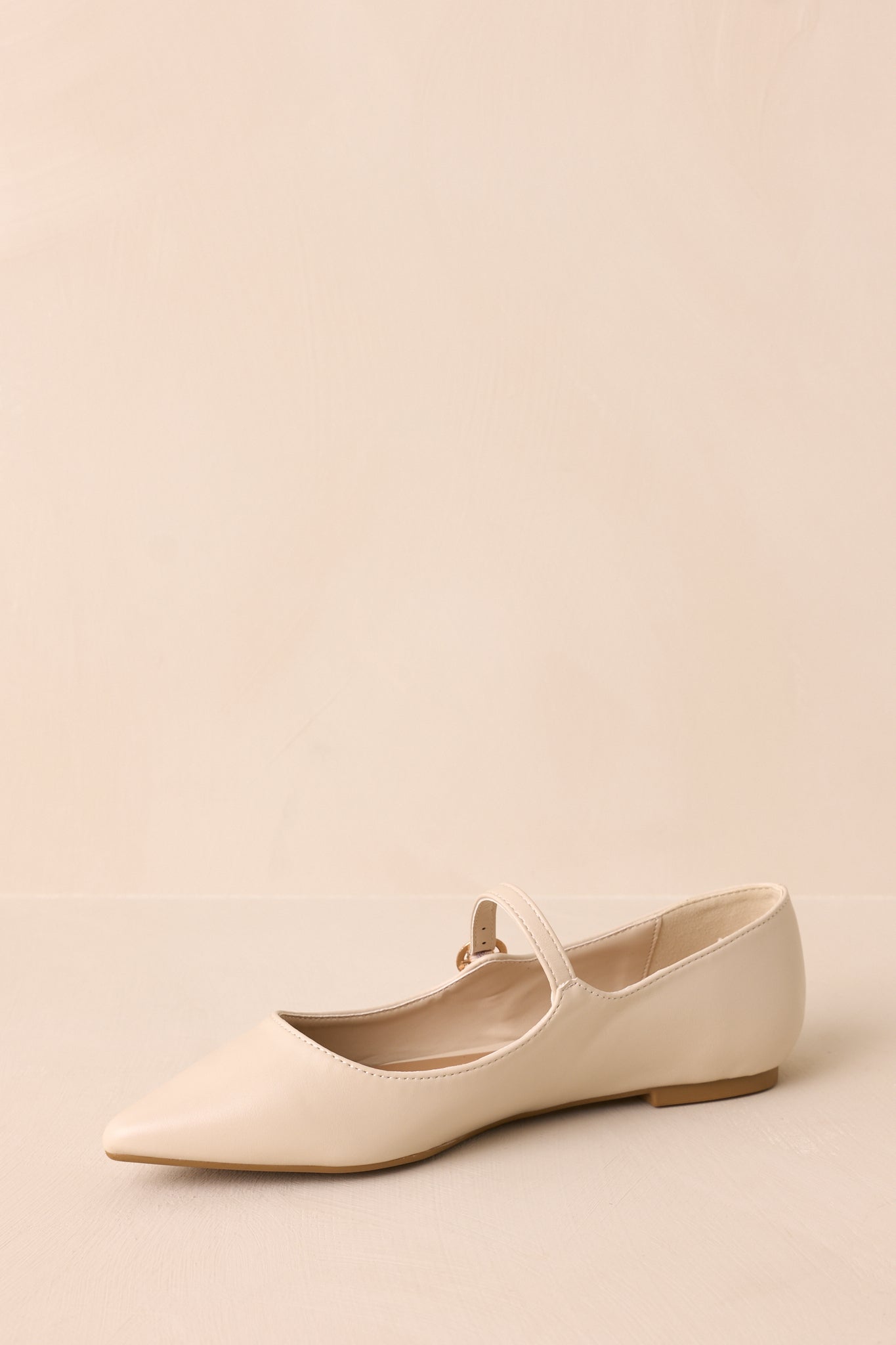 Frostveil Mantle Ivory Pointed-Toe Flats