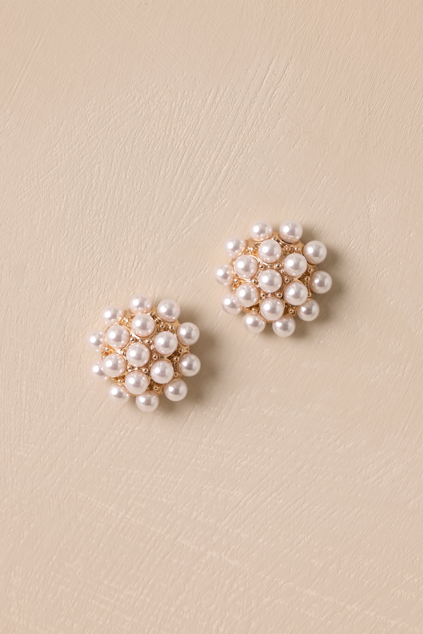 Hello Gorgeous Ivory Pearl Cluster Earrings